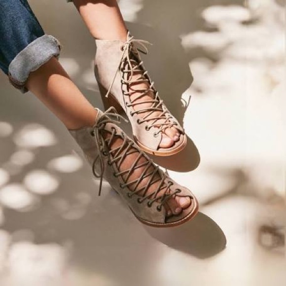 Jefrey Campbel lace up ankle boots - Picture 3 of 6